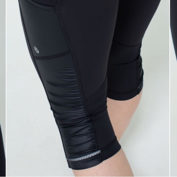 Lululemon Cut the Crop Leggings Faux Leather Side - Size 2 - Picture 5 of 6